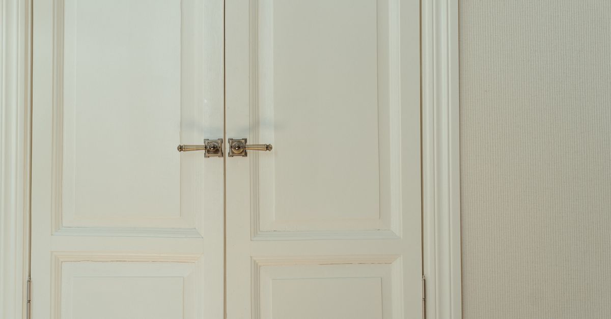 Door Knob Locks vs. Deadbolts: What Actually Keeps Your Door Secure — Birmingham Locksmith