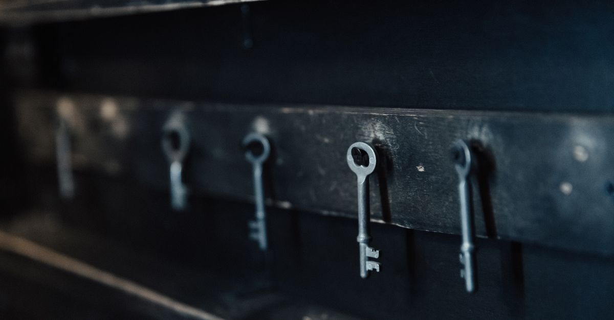 front door lock key — Birmingham Locksmith
